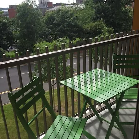 Saxton Gardens Apartment *
